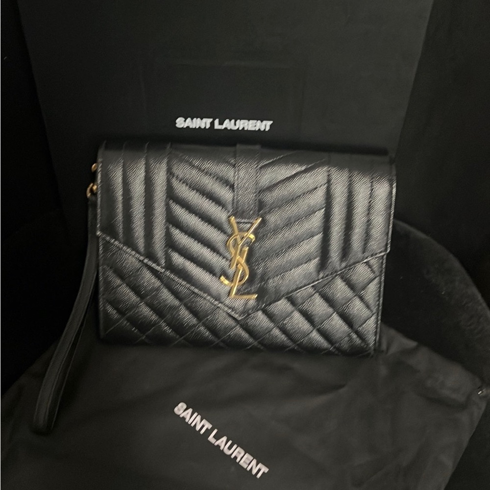 YSL ENVELOPE FLAP POUCH IN MIX MATELASSÉ GRAIN DE POUDRE EMBOSSED LEATHER